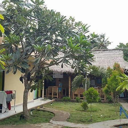 Baleku Homestay Trawangan Gili Trawangan Exteriör bild